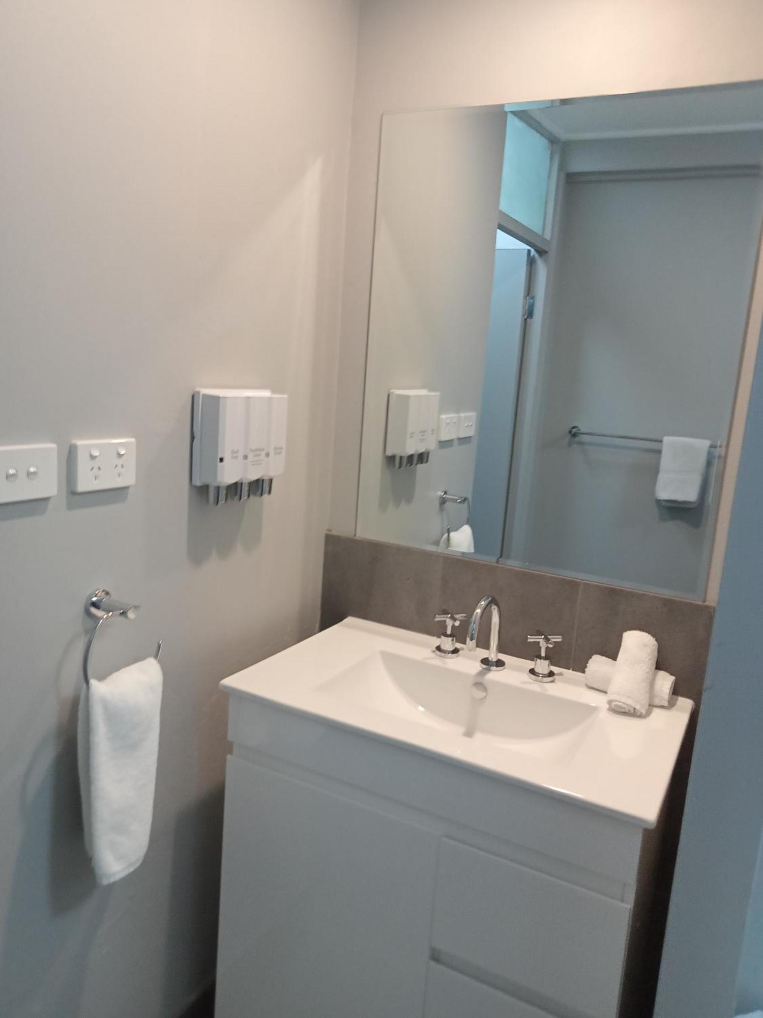 Solomon Inn Motel Figtree Wollongong Bagian luar foto